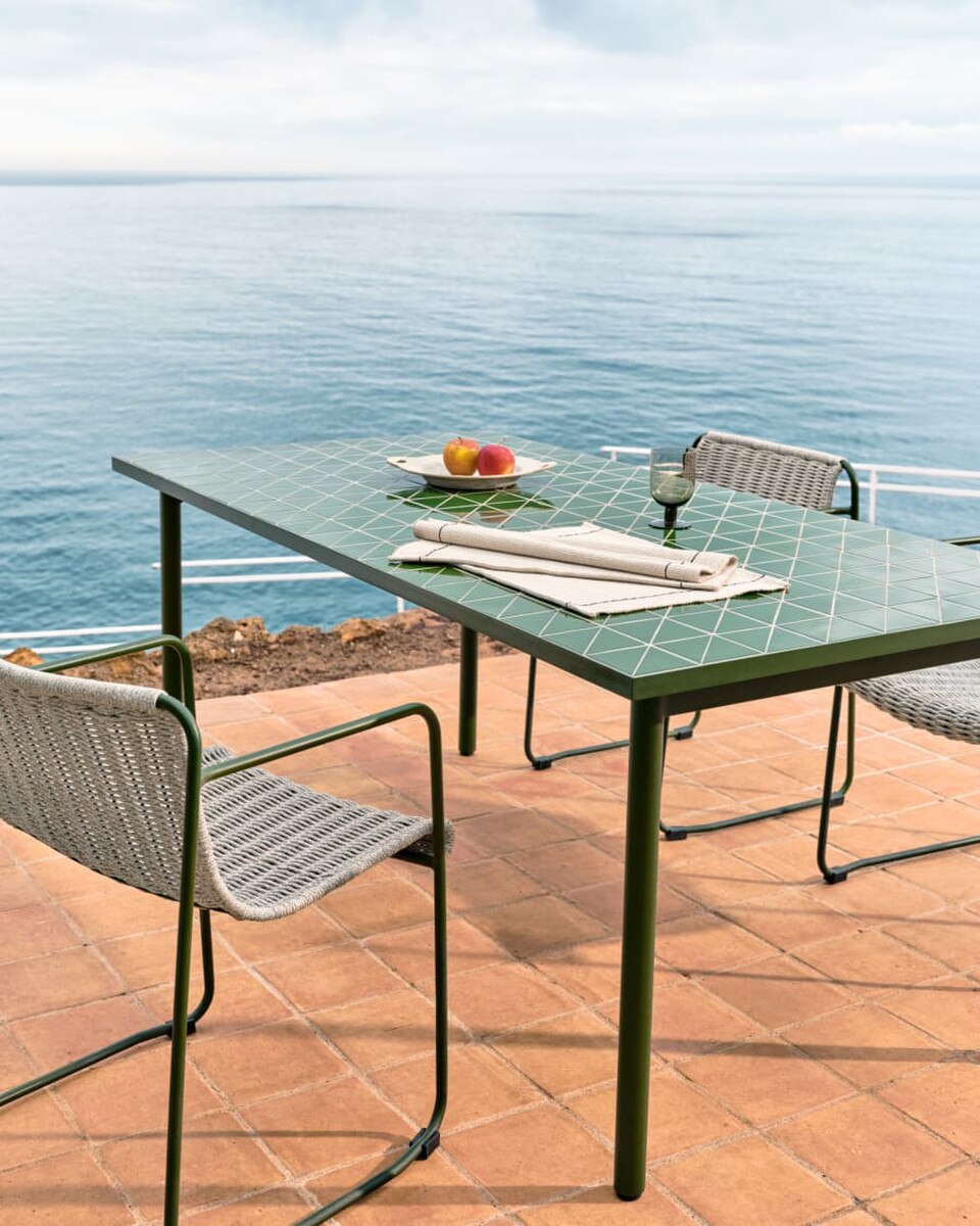 Poseidon dining table in Horti Green