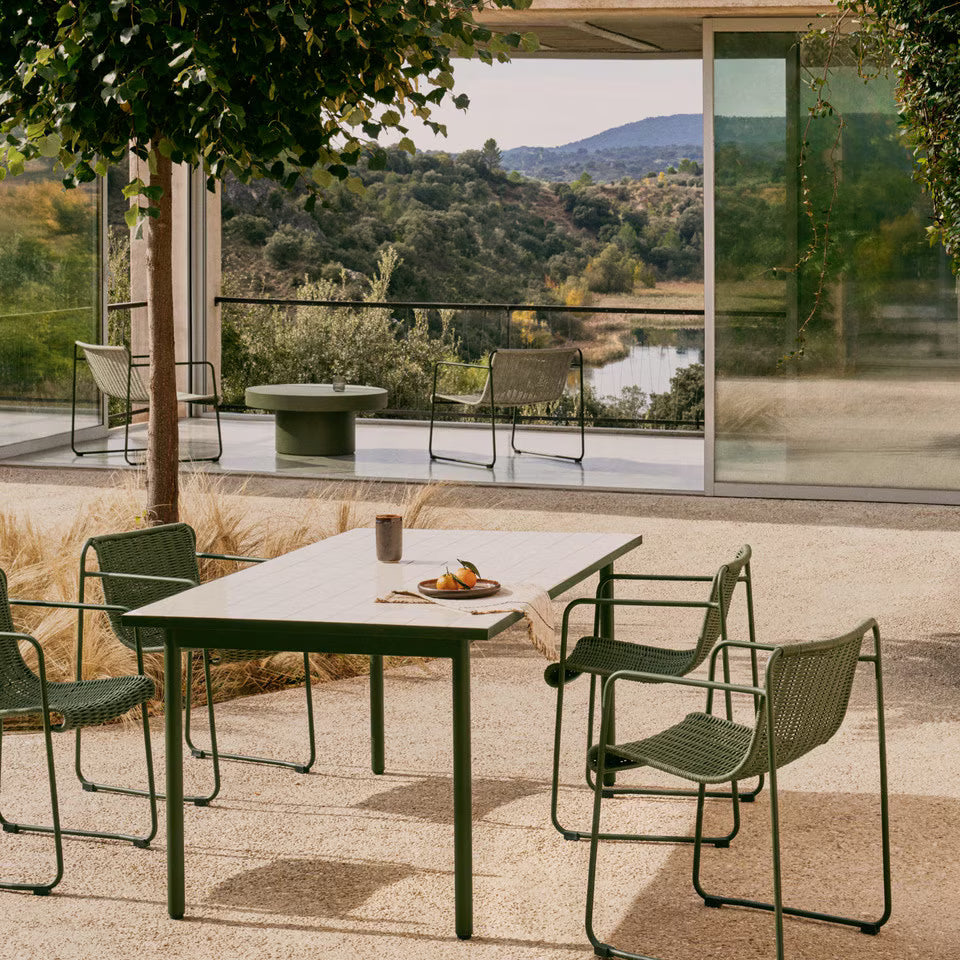 Poseidon dining table in Pumice White