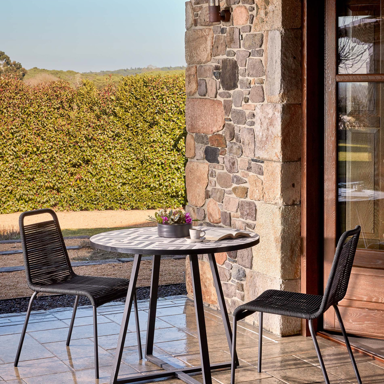 Tesalate Table