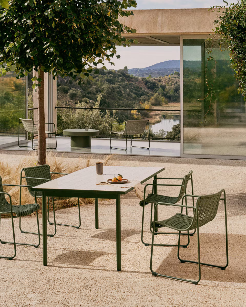 Poseidon dining table in Pumice White